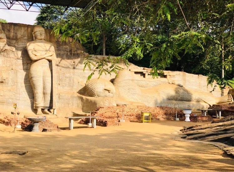 Kumari Guest House Polonnaruwa Exterior photo